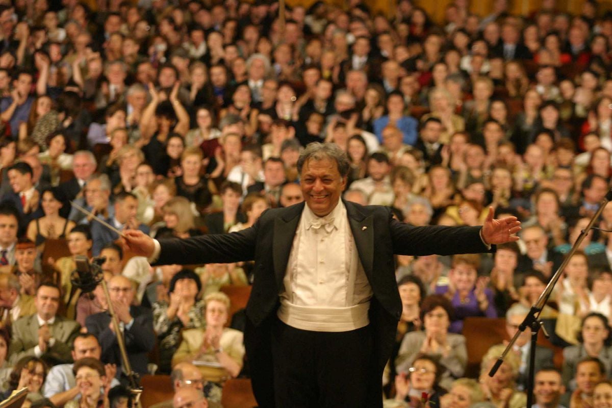 Zubin Mehta in Bucarest in 2003 Zubin Mehta in Bucarest in 2003