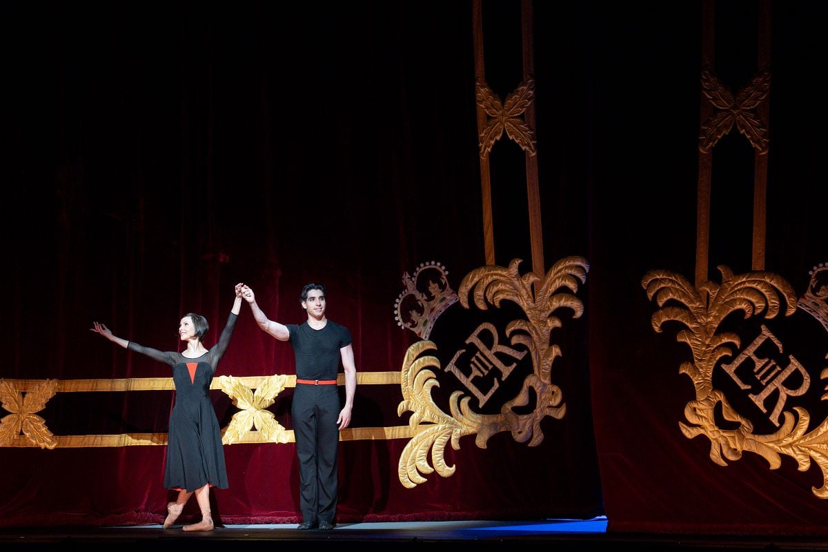 Francesca Hayward and Cesar Corrales curtain call for Christopher Wheeldons An American in Paris The Royal Ballet ©2025 RBO. Photographed by Andrej Uspenski Francesca Hayward and Cesar Corrales' curtain call for Christopher Wheeldon's An American in Paris, The Royal Ballet ©2025 RBO. Photographed by Andrej Uspenski