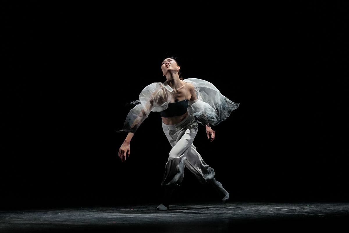 Anri Sugiura in Minju Kangs Obsidian at Emerging Dancer 2026. Image by Isabella Turolla c English National Ballet dupe4 Anri Sugiura in Minju Kang's Obsidian, at Emerging Dancer 2026. Image by Isabella Turolla (c) English National Ballet_dupe4