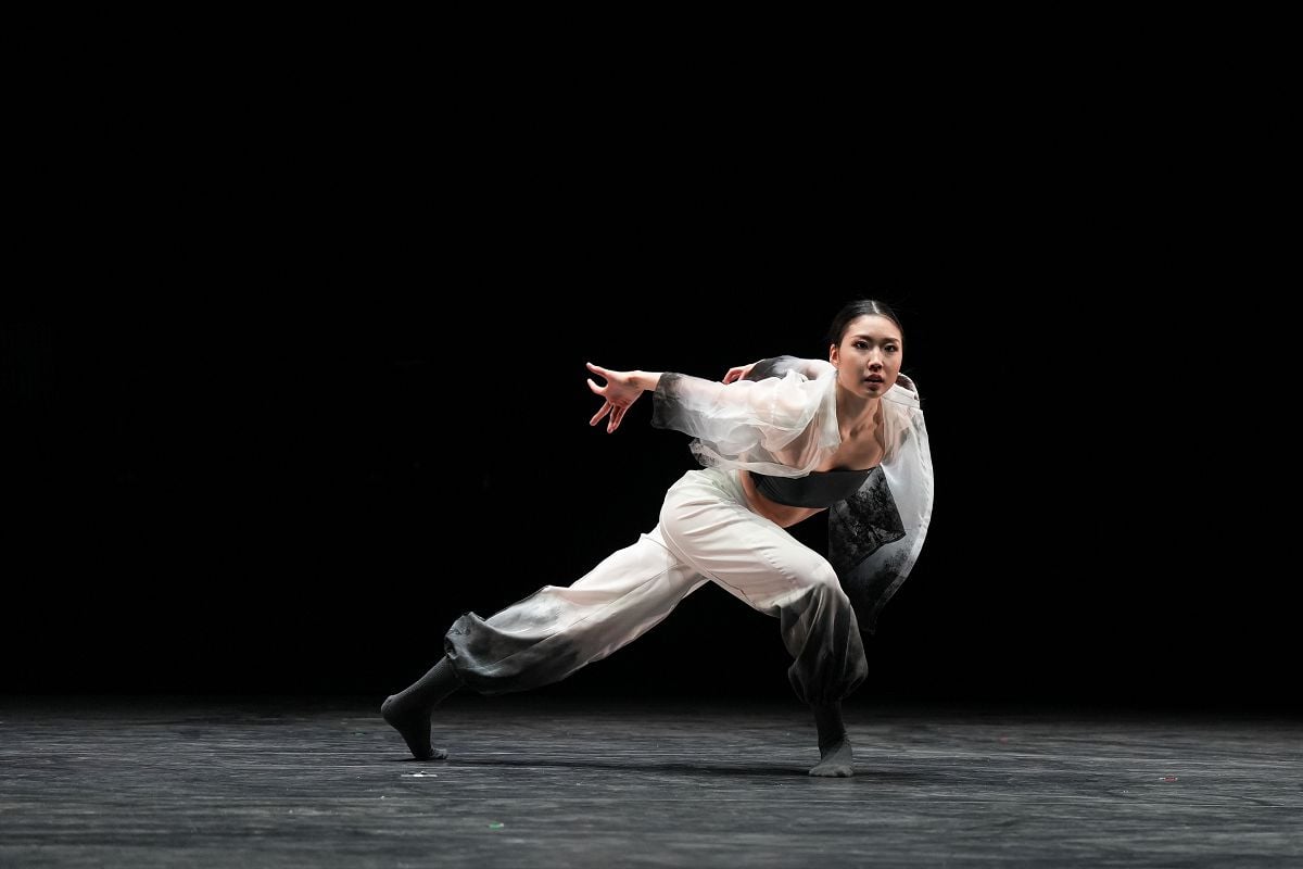 Anri Sugiura in Minju Kangs Obsidian at Emerging Dancer 2026. Image by Isabella Turolla c English National Ballet dupe7 Anri Sugiura in Minju Kang’s Obsidian, at Emerging Dancer 2026. Image by Isabella Turolla (c) English National Ballet_dupe7