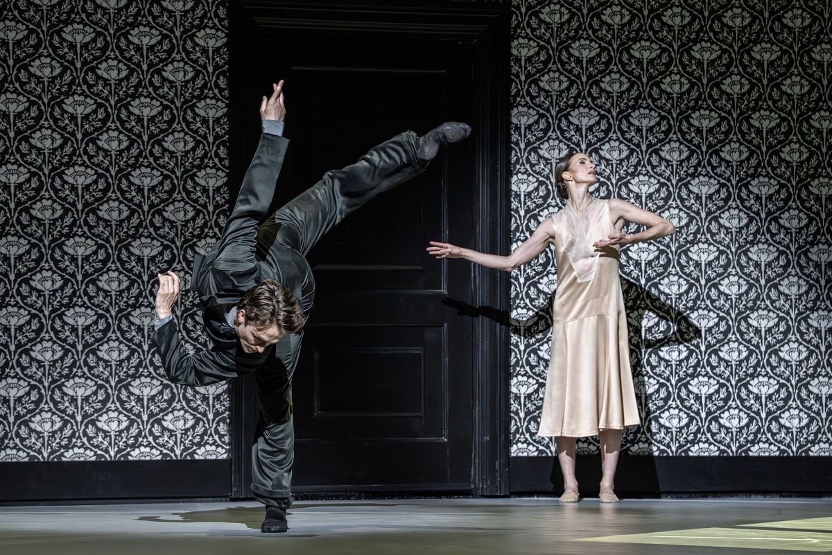 Matthew Ball and Lauren Cuthbertson in Shoot the Moon The Royal Ballet c2026 Johan Persson Matthew Ball and Lauren Cuthbertson in Shoot the Moon, The Royal Ballet (c)2026 Johan Persson