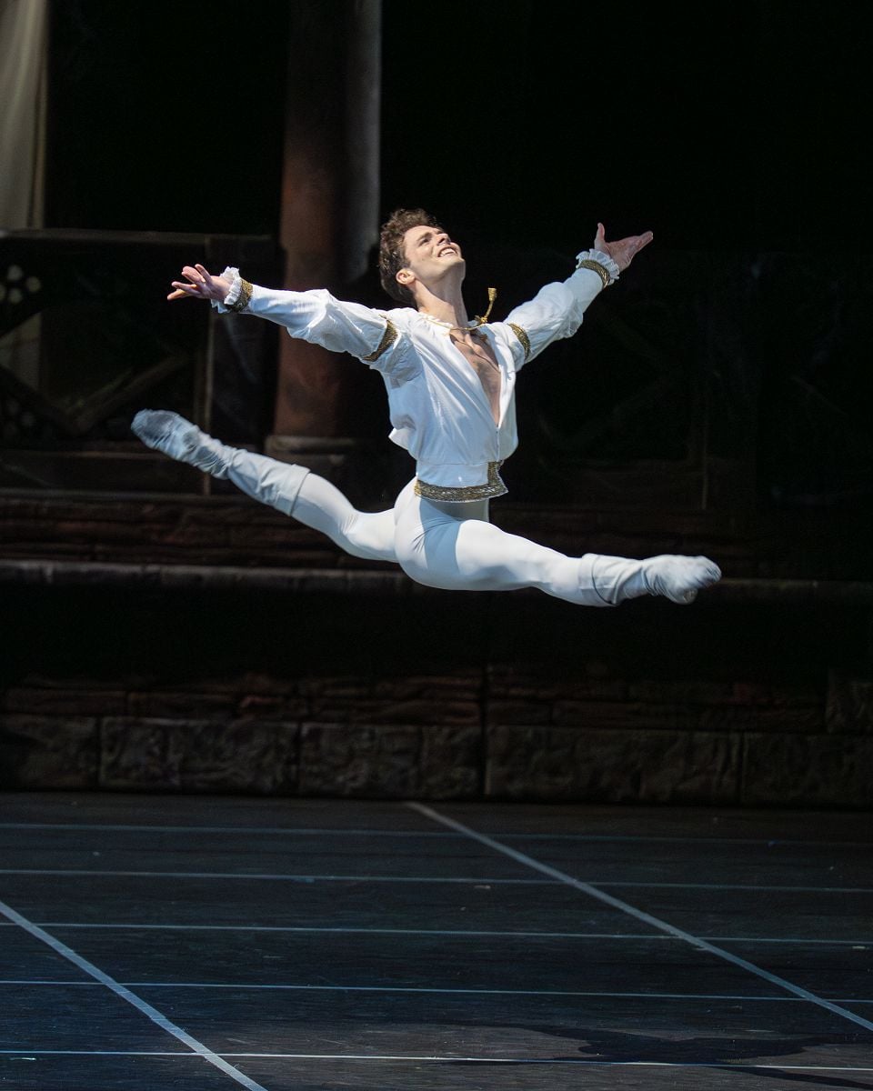 25 26 Romeo and Juliet Jacopo Tissi photo Altin Kaftira Romeo and Juliet - Jacopo Tissi, photo Altin Kaftira