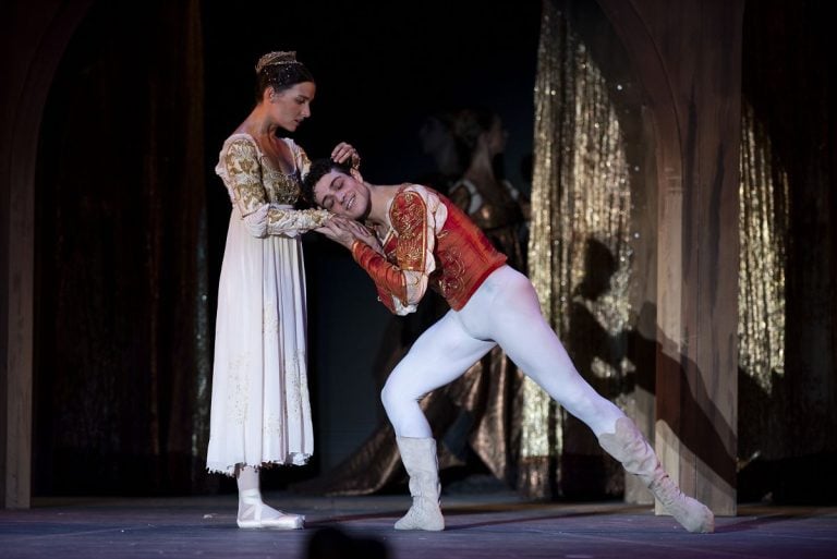 John Crankos Romeo and Juliet S. Salvi Juliet M. Satriano Romeo cFabrizio Sansoni Teatro dellOpera John Cranko's Romeo and Juliet - S. Salvi (Juliet) M. Satriano (Romeo) - (c)Fabrizio Sansoni-Teatro dell'Opera