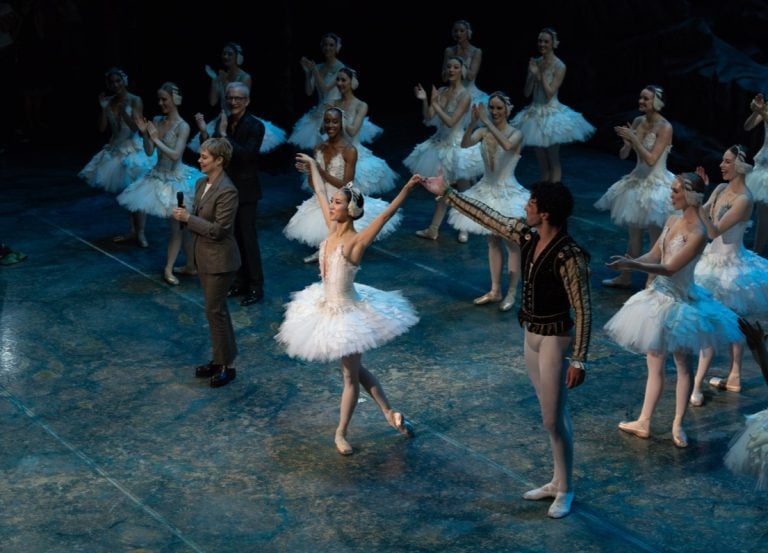 Susan Jaffe SunMi Park and Thomas Forster at the curtain call of Swan Lake. Photo Natalia Sanchez Susan Jaffe, SunMi Park, and Thomas Forster at the curtain call of Swan Lake. Photo Natalia Sánchez