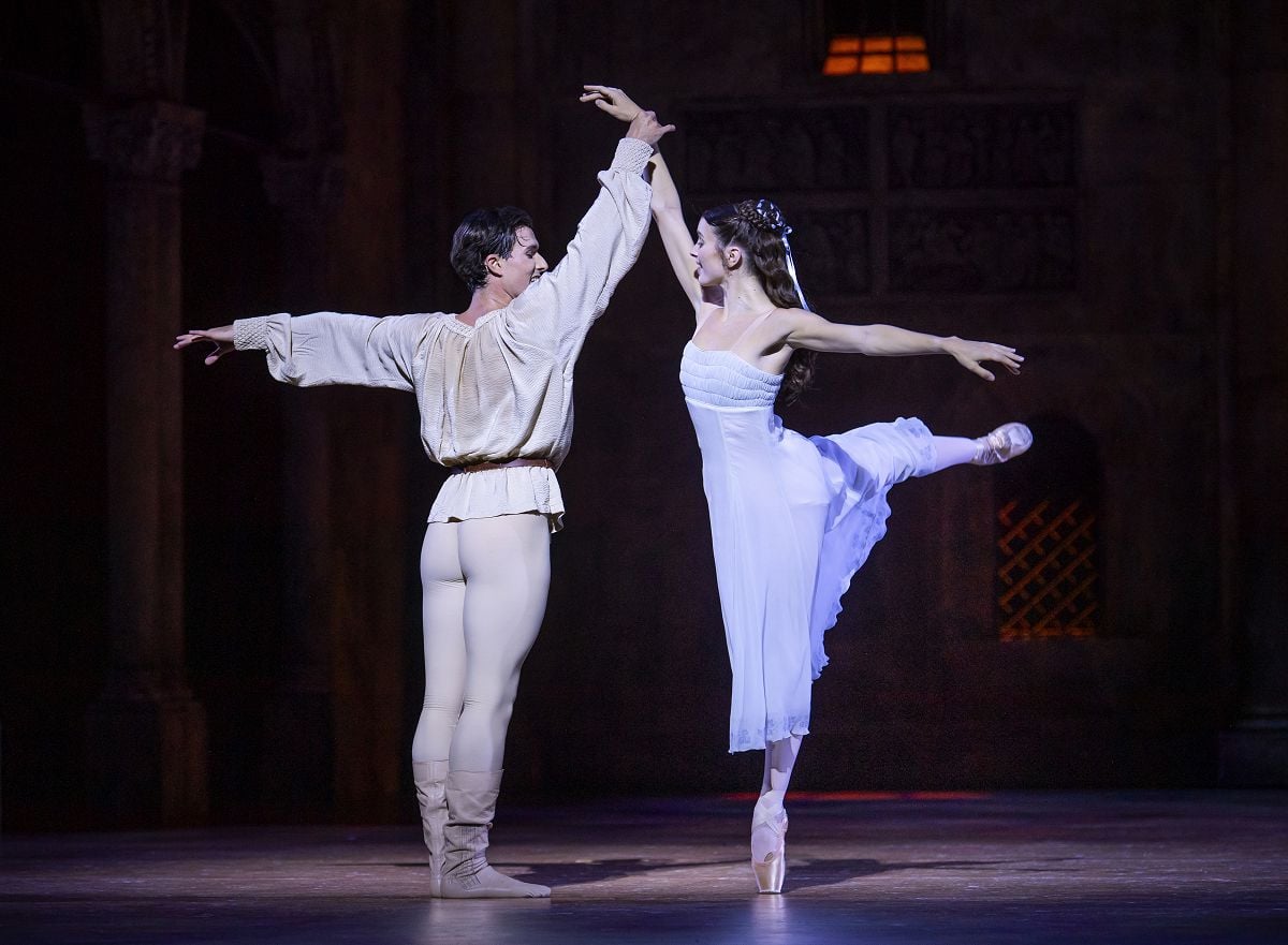 Alex Cuadros Joglar and Anais Touret in Romeo and Juliet Norwegian National Ballet photo by Joerg Wiesner 4 Alex Cuadros Joglar and Anaïs Touret in Romeo and Juliet - Norwegian National Ballet - photo by Joerg Wiesner - 4