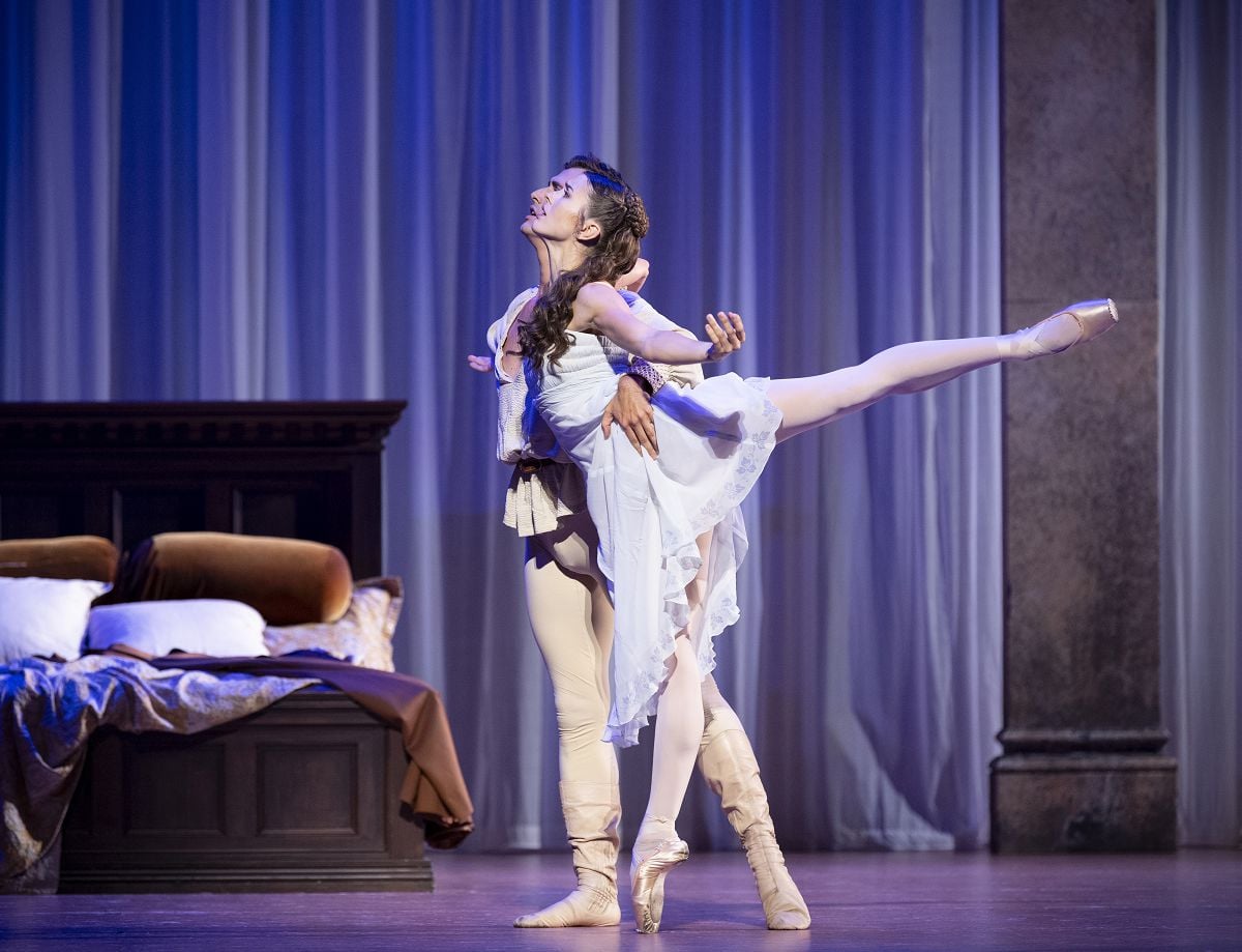 Alex Cuadros Joglar and Anais Touret in Romeo and Juliet Norwegian National Ballet photo by Joerg Wiesner 5 Alex Cuadros Joglar and Anaïs Touret in Romeo and Juliet - Norwegian National Ballet - photo by Joerg Wiesner - 5