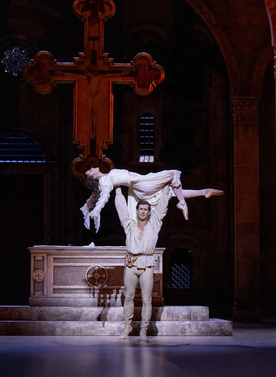 Alex Cuadros Joglar and Anais Touret in Romeo and Juliet Norwegian National Ballet photo by Joerg Wiesner 7 Alex Cuadros Joglar and Anaïs Touret in Romeo and Juliet - Norwegian National Ballet - photo by Joerg Wiesner - 7