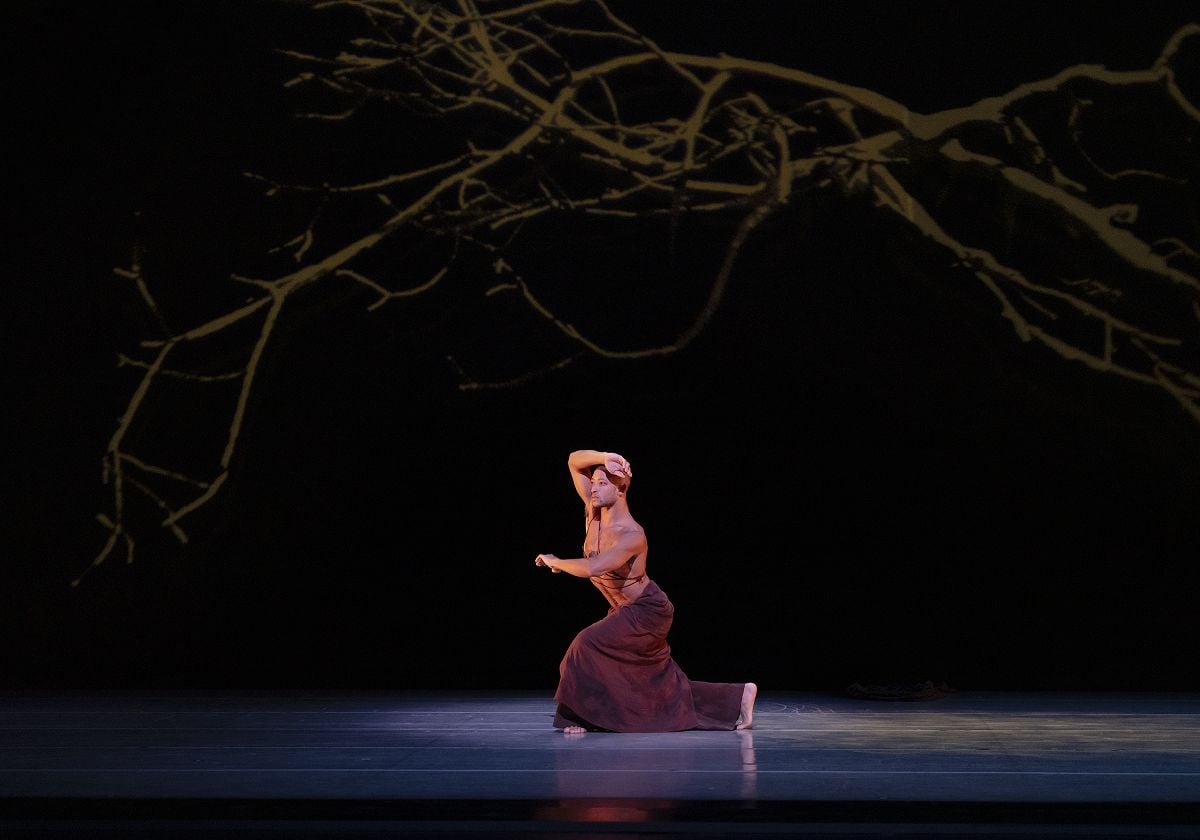 Alvin Ailey American Dance Theater New Works Song of the Anchorite Image Credit Paul Kolnik Alvin Ailey American Dance Theater, New Works, Song of the Anchorite, Image Credit Paul Kolnik