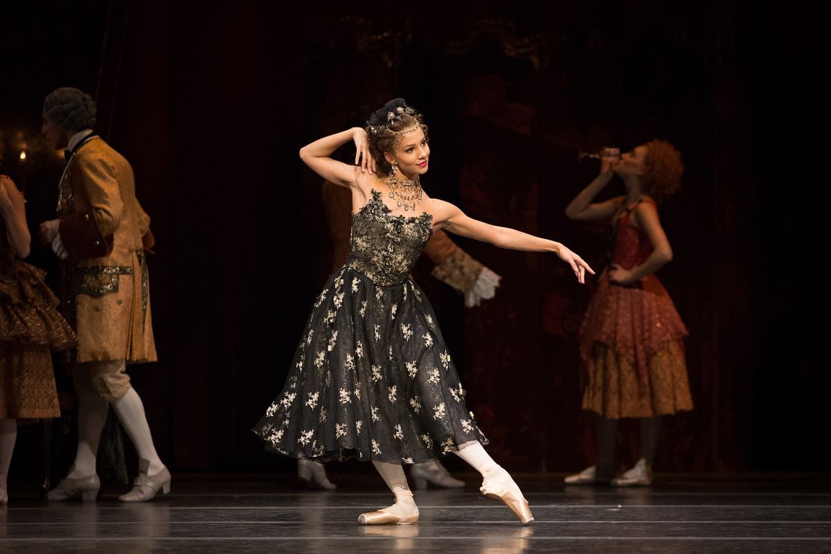 Francesca Hayward as Manon in Manon c2019 ROH. Photographed by Bill Cooper Francesca Hayward as Manon in Manon (c)2019 ROH. Photographed by Bill Cooper