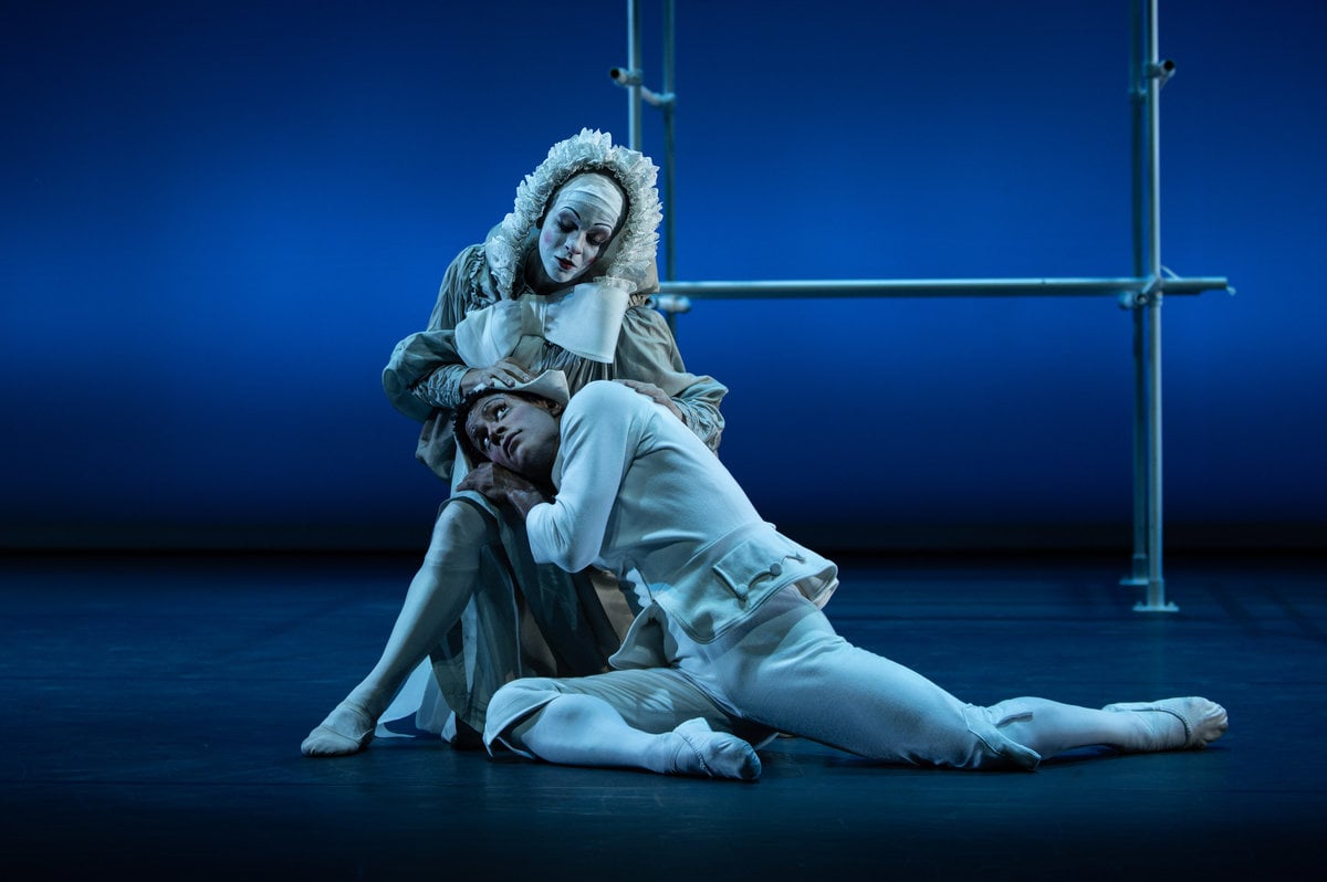 Mayara Magri as Columbine and Marcelino Sambe as Pierrot in Pierrot Lunaire ©2026 Camilla Nervi n Mayara Magri as Columbine and Marcelino Sambé as Pierrot in Pierrot Lunaire ©2026 Camilla Nervi -n