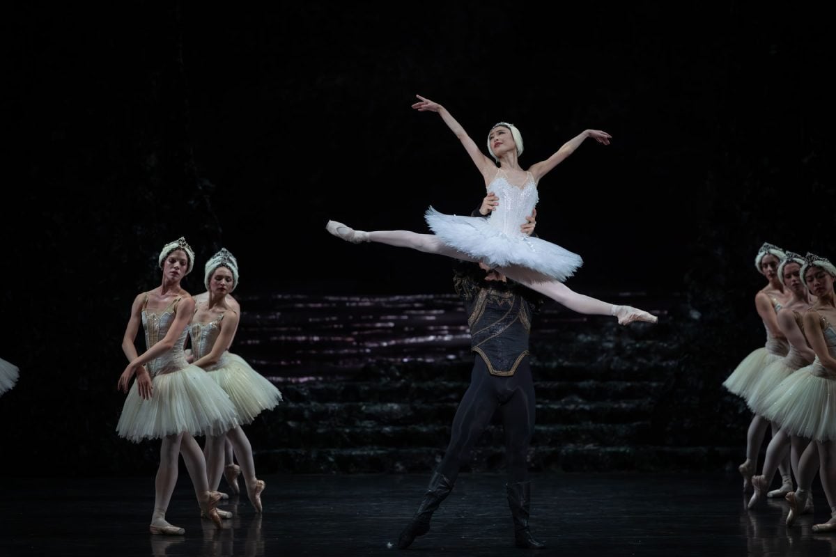 Swan Lake with Momoko Hirata and Mathias Dingman Birmingham Royal Ballet photo Clive Booth 2 Swan Lake with Momoko Hirata and Mathias Dingman, Birmingham Royal Ballet, photo Clive Booth - 2