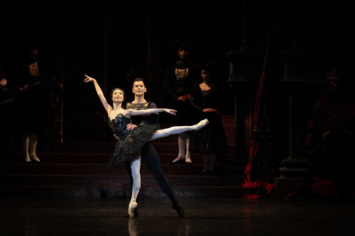 Swan Lake with Momoko Hirata and Mathias Dingman Birmingham Royal Ballet photo Clive Booth 4 Swan Lake with Momoko Hirata and Mathias Dingman, Birmingham Royal Ballet, photo Clive Booth - 4