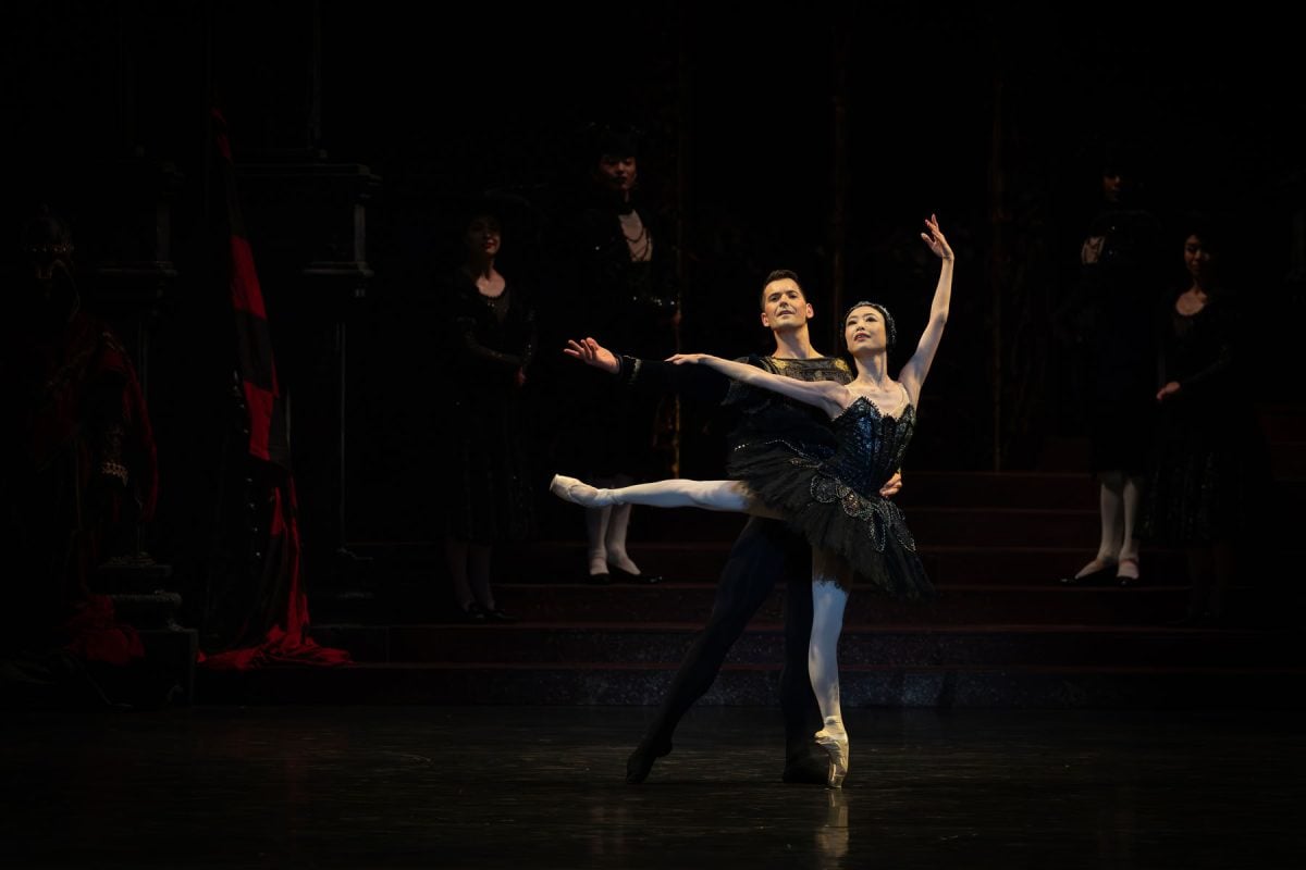 Swan Lake with Momoko Hirata and Mathias Dingman Birmingham Royal Ballet photo Clive Booth 5 Swan Lake with Momoko Hirata and Mathias Dingman, Birmingham Royal Ballet, photo Clive Booth - 5