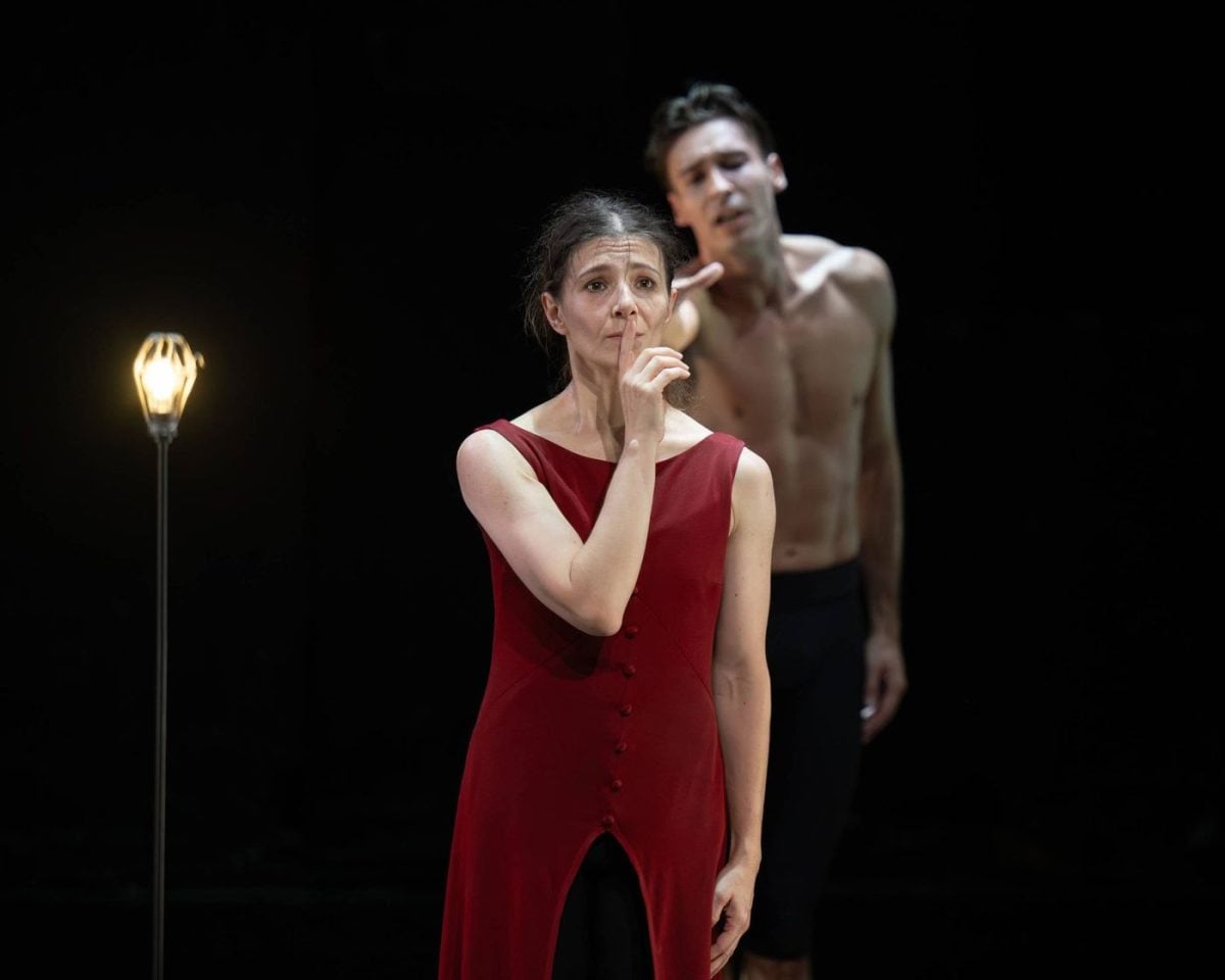 Alina Cojocaru and Joseph Taylor in Ghost Light by ASH Alina Cojocaru and Joseph Taylor in Ghost Light by ASH
