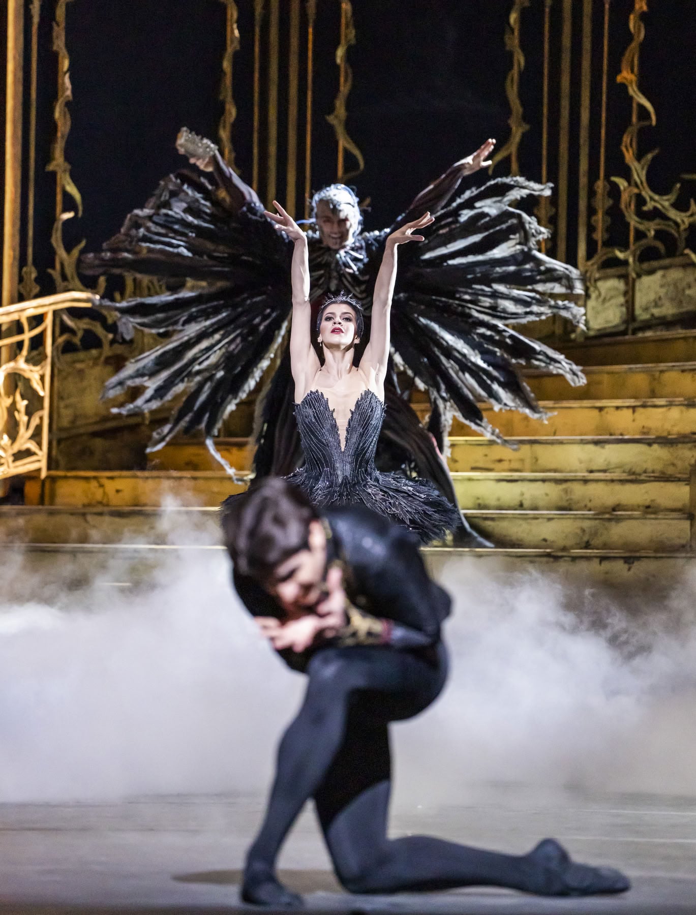 Cesar Corrales Mayara Magri and Bennet Gartside in Swan Lake Royal Ballet ROH 2022 photo Tristram Kenton Cesar Corrales, Mayara Magri and Bennet Gartside in Swan Lake, Royal Ballet, ROH 2022, photo Tristram Kenton