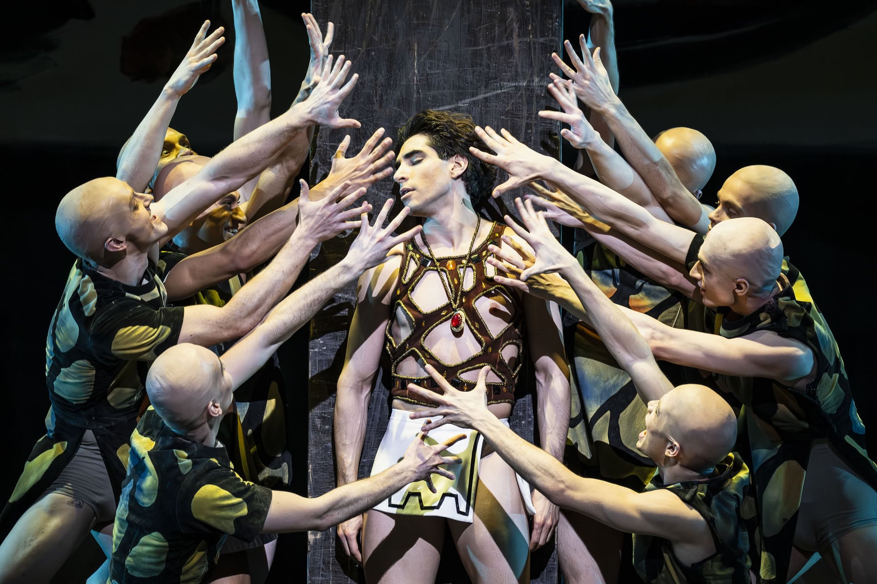 Cesar Corrales as The Prodigal Son and artists of The Royal Ballet as Drinking Companions in George Balanchines Prodigal Son The Royal Ballet c2025 Foteini Christofilopoulou Cesar Corrales as The Prodigal Son and artists of The Royal Ballet as Drinking Companions in George Balanchine's Prodigal Son, The Royal Ballet (c)2025 Foteini Christofilopoulou