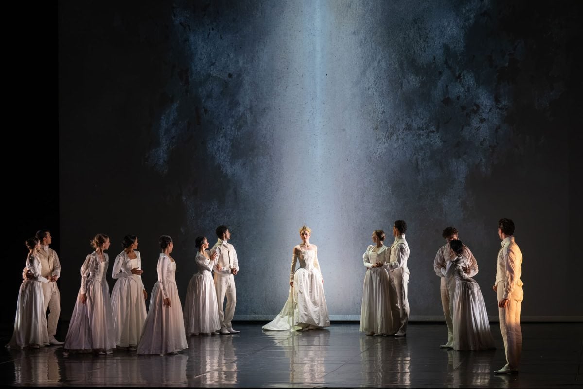 Ellie Young company in firebird by ASH Ellie Young & company in firebird by ASH