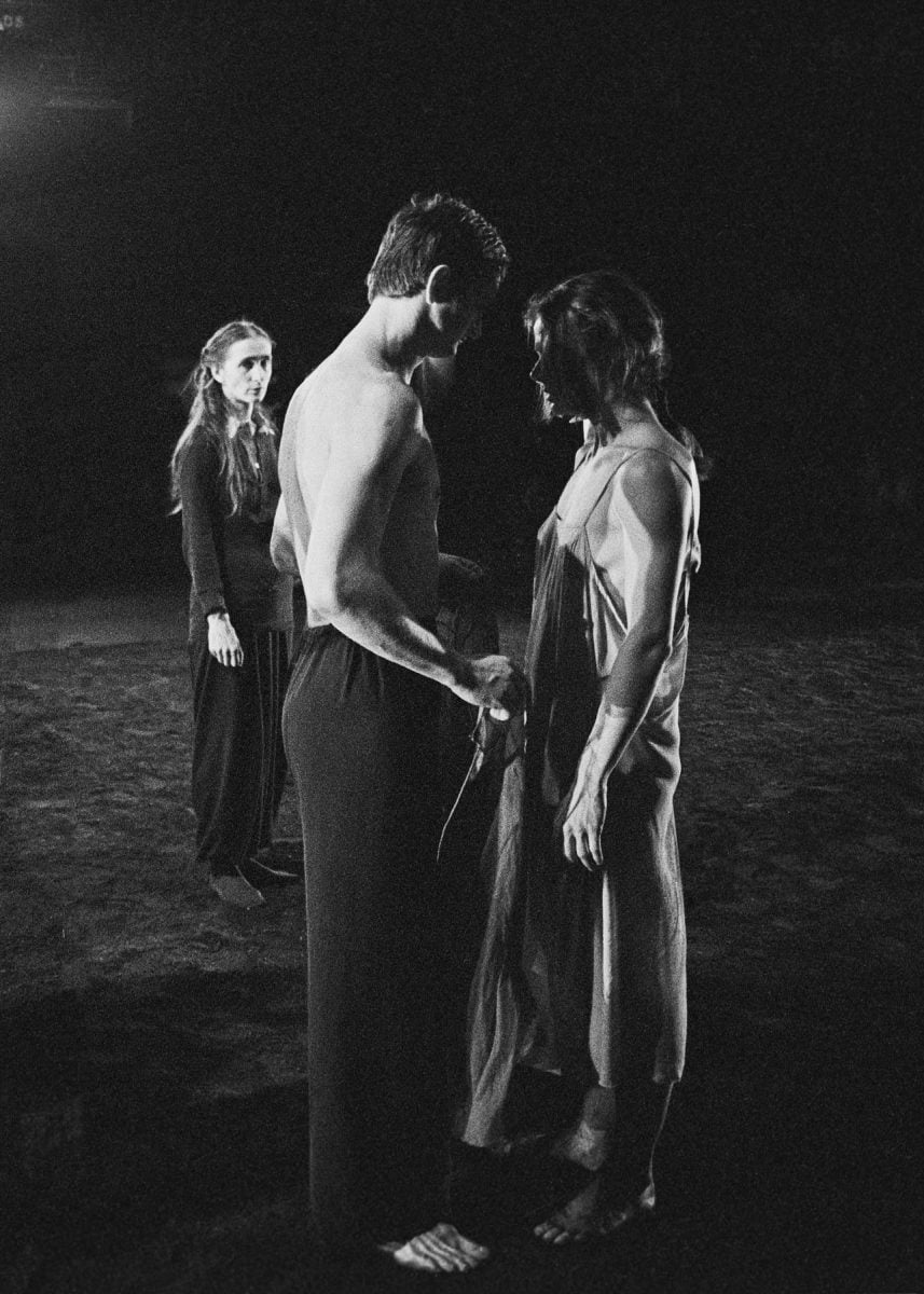 Filming Le Sacre du Printemps, Hamburg 1978, Pina Bausch, Jan Minařík & Malou Airaudo, photo Ulli Weiss (c) Pina Bausch Foundation